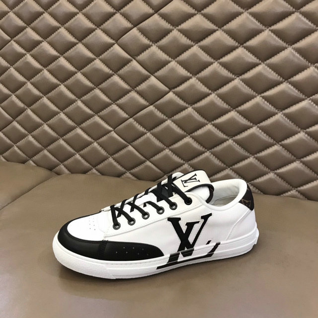 men LV shoes-309